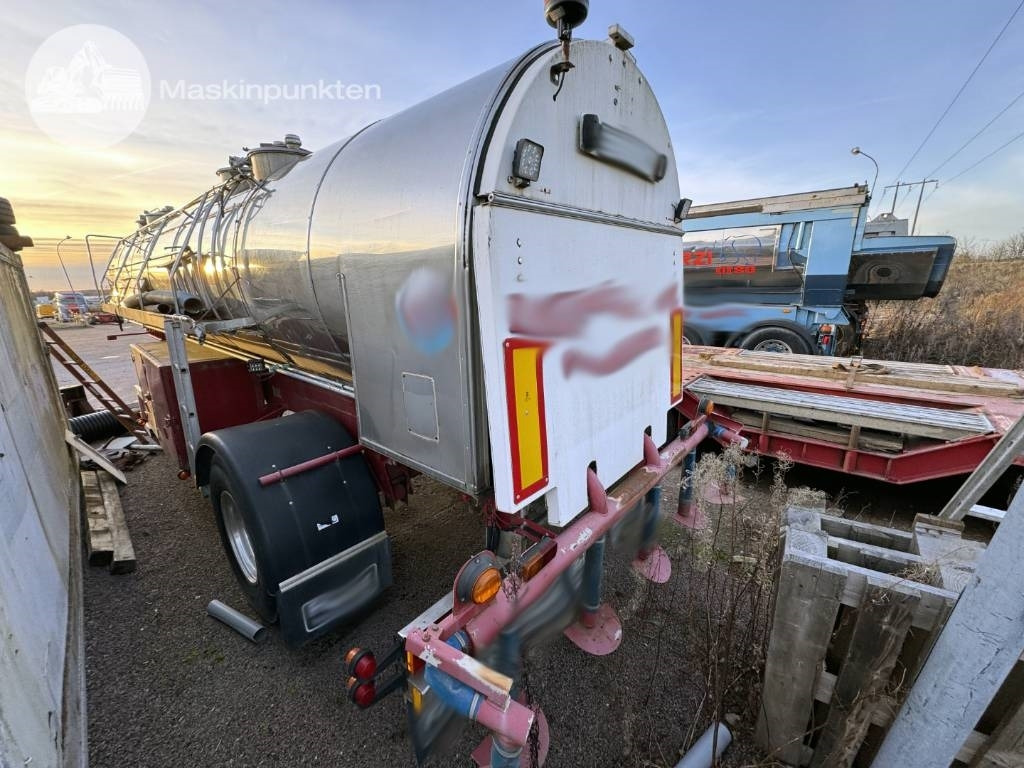 Wedholms DK 345-16 - Säiliöpuoliperävaunu: kuva Wedholms DK 345-16 - Säiliöpuoliperävaunu Wedholms DK 345-16 - Säiliöpuoliperävaunu: kuva Wedholms DK 345-16 - Säiliöpuoliperävaunu