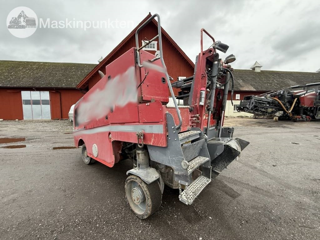 Wirtgen W 100 - Asfalttijyrsimen: kuva Wirtgen W 100 - Asfalttijyrsimen Wirtgen W 100 - Asfalttijyrsimen: kuva Wirtgen W 100 - Asfalttijyrsimen