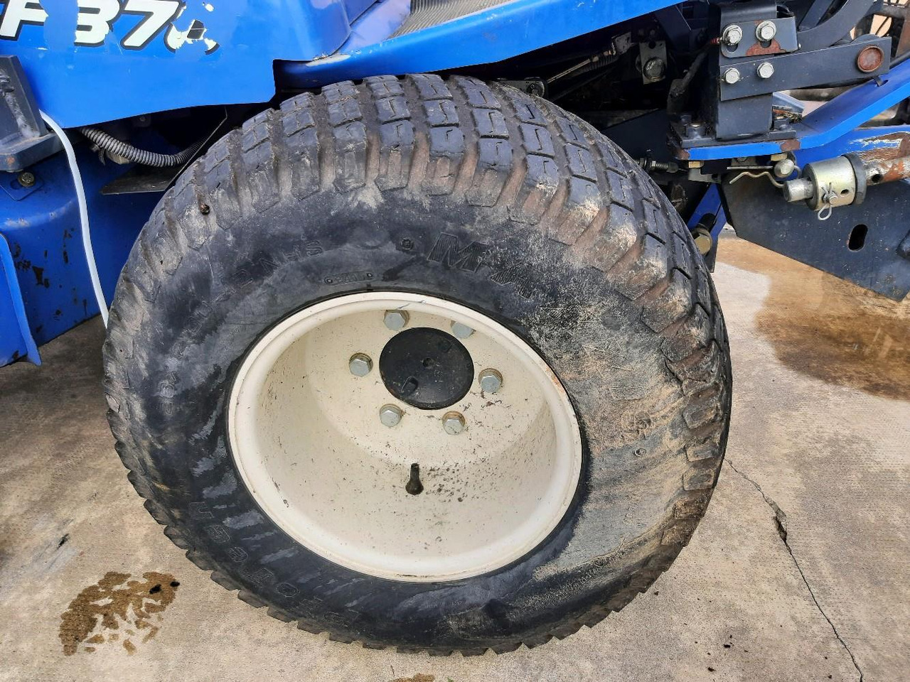 Ruohonleikkuri ISEKI SF370: kuva Ruohonleikkuri ISEKI SF370