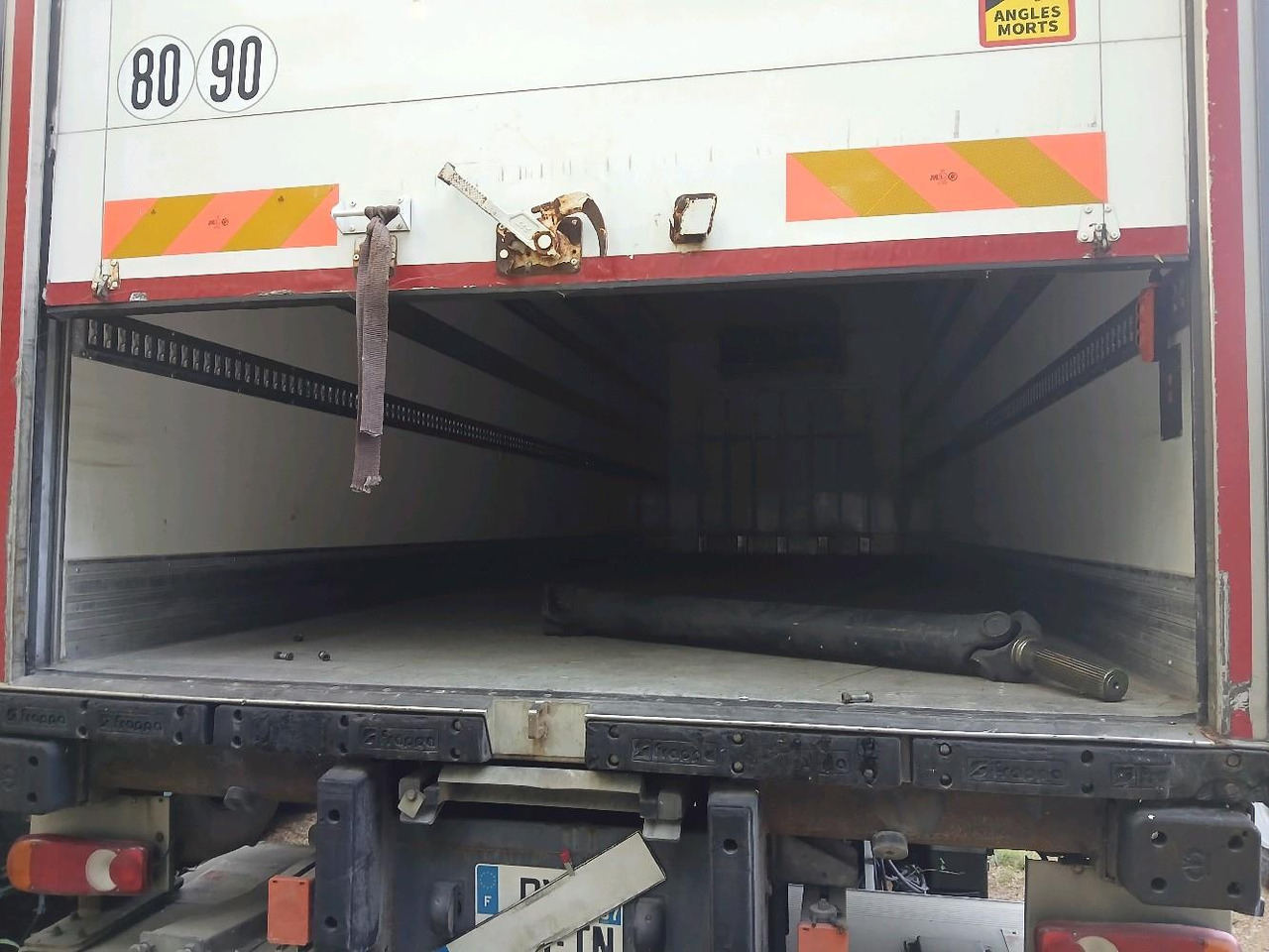 IVECO PORTEUR FRIGO 190E32 - Refrigeraattori kuorma-auto: kuva IVECO PORTEUR FRIGO 190E32 - Refrigeraattori kuorma-auto IVECO PORTEUR FRIGO 190E32 - Refrigeraattori kuorma-auto: kuva IVECO PORTEUR FRIGO 190E32 - Refrigeraattori kuorma-auto