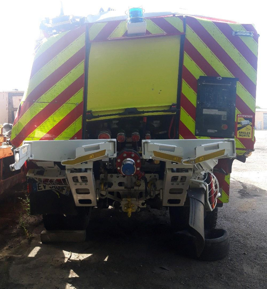 RENAULT D 4X4 TOUT-TERRAIN INCENDIE - Paloauto: kuva RENAULT D 4X4 TOUT-TERRAIN INCENDIE - Paloauto RENAULT D 4X4 TOUT-TERRAIN INCENDIE - Paloauto: kuva RENAULT D 4X4 TOUT-TERRAIN INCENDIE - Paloauto