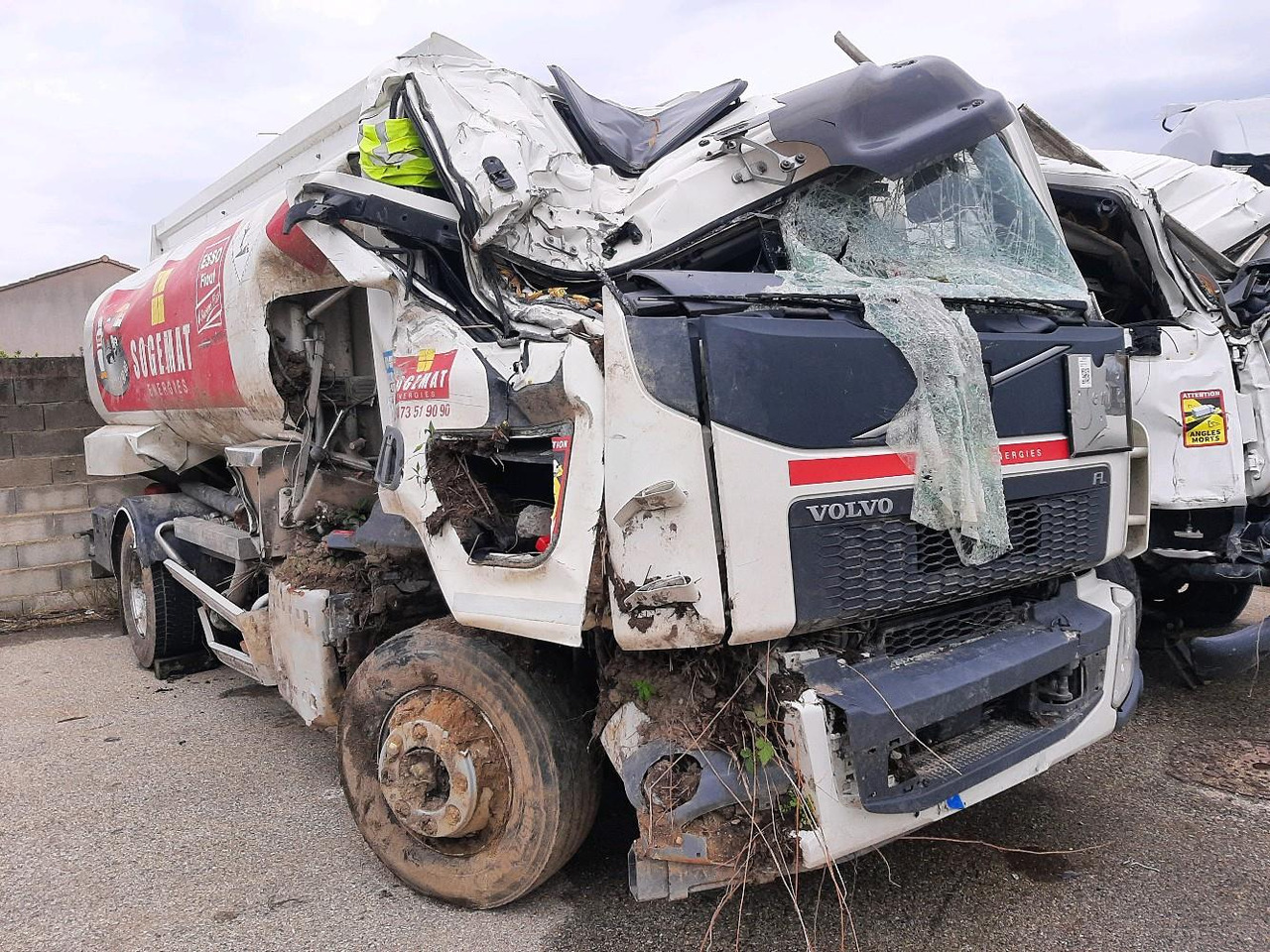 VOLVO FL 280 CITERNE - Säiliöauto: kuva VOLVO FL 280 CITERNE - Säiliöauto VOLVO FL 280 CITERNE - Säiliöauto: kuva VOLVO FL 280 CITERNE - Säiliöauto