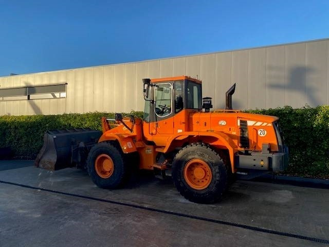 Doosan DL 200 - Pyöräkuormaaja: kuva Doosan DL 200 - Pyöräkuormaaja Doosan DL 200 - Pyöräkuormaaja: kuva Doosan DL 200 - Pyöräkuormaaja