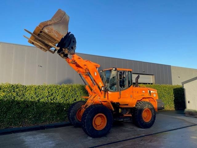 Doosan DL 200 - Pyöräkuormaaja: kuva Doosan DL 200 - Pyöräkuormaaja Doosan DL 200 - Pyöräkuormaaja: kuva Doosan DL 200 - Pyöräkuormaaja
