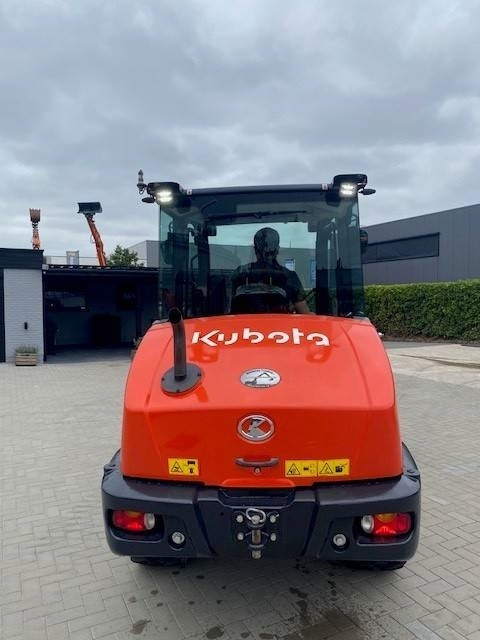 Kubota R 070 - Pyöräkuormaaja: kuva Kubota R 070 - Pyöräkuormaaja Kubota R 070 - Pyöräkuormaaja: kuva Kubota R 070 - Pyöräkuormaaja