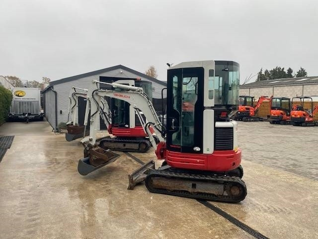 Takeuchi TB 23 R - Minikuormaaja: kuva Takeuchi TB 23 R - Minikuormaaja Takeuchi TB 23 R - Minikuormaaja: kuva Takeuchi TB 23 R - Minikuormaaja