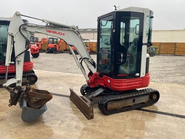 Takeuchi TB 23 R - Minikuormaaja: kuva Takeuchi TB 23 R - Minikuormaaja Takeuchi TB 23 R - Minikuormaaja: kuva Takeuchi TB 23 R - Minikuormaaja