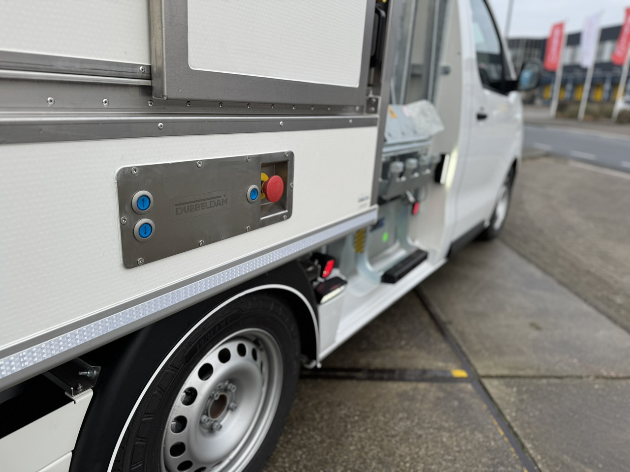 Citroen E-Jumpy veegvuil zijbelader seitenlader mullfahrzeug - Kippilava-auto, Sähköpakettiauto: kuva Citroen E-Jumpy veegvuil zijbelader seitenlader mullfahrzeug - Kippilava-auto, Sähköpakettiauto Citroen E-Jumpy veegvuil zijbelader seitenlader mullfahrzeug - Kippilava-auto, Sähköpakettiauto: kuva Citroen E-Jumpy veegvuil zijbelader seitenlader mullfahrzeug - Kippilava-auto, Sähköpakettiauto