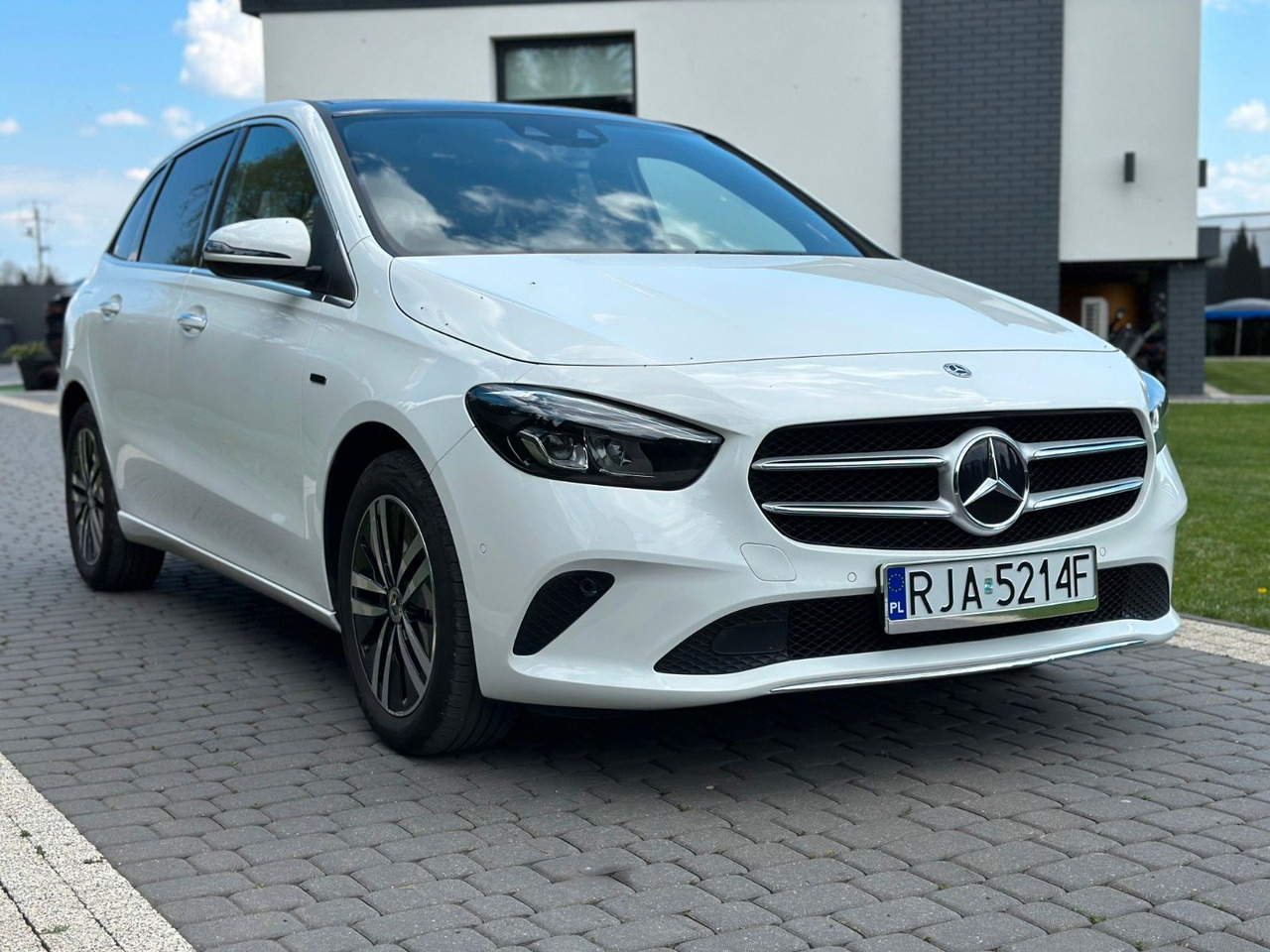 Mercedes-Benz B 250e - Henkilöauto: kuva Mercedes-Benz B 250e - Henkilöauto Mercedes-Benz B 250e - Henkilöauto: kuva Mercedes-Benz B 250e - Henkilöauto