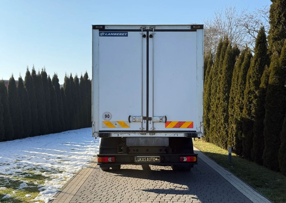 Refrigeraattori kuorma-auto Renault D7.5 MANUAL LAMBERET CARRIER XARIOS 350: kuva Refrigeraattori kuorma-auto Renault D7.5 MANUAL LAMBERET CARRIER XARIOS 350