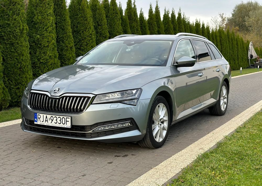 Skoda Superb 2.0 TDI SCR Style DSG - Farmari: kuva Skoda Superb 2.0 TDI SCR Style DSG - Farmari Skoda Superb 2.0 TDI SCR Style DSG - Farmari: kuva Skoda Superb 2.0 TDI SCR Style DSG - Farmari