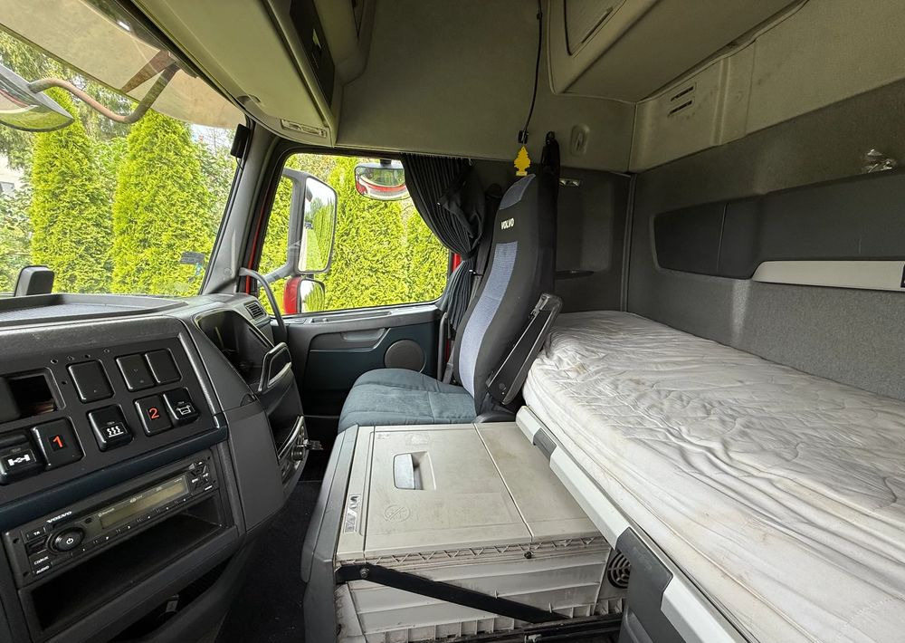 Vetopöytäauto Volvo FH 440 AUTOMAT EURO 5 LODÓWKA: kuva Vetopöytäauto Volvo FH 440 AUTOMAT EURO 5 LODÓWKA Vetopöytäauto Volvo FH 440 AUTOMAT EURO 5 LODÓWKA: kuva Vetopöytäauto Volvo FH 440 AUTOMAT EURO 5 LODÓWKA