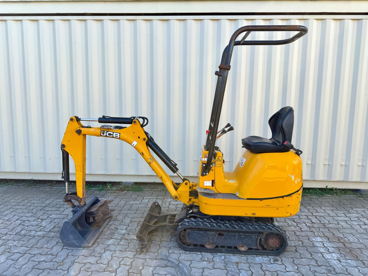 JCB 8008 CTS, 2020 BJ, 576 BH, 2 x Löffel - Minikuormaaja: kuva  JCB 8008 CTS, 2020 BJ, 576 BH, 2 x Löffel - Minikuormaaja JCB 8008 CTS, 2020 BJ, 576 BH, 2 x Löffel - Minikuormaaja: kuva  JCB 8008 CTS, 2020 BJ, 576 BH, 2 x Löffel - Minikuormaaja
