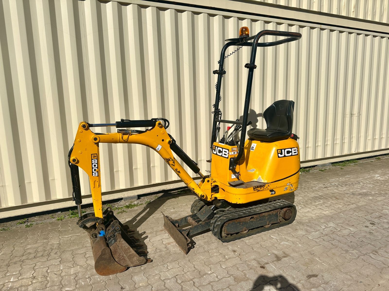 JCB 8008 CTS, 2021 BJ, 921 BH, 3 x Löffel - Minikuormaaja: kuva JCB 8008 CTS, 2021 BJ, 921 BH, 3 x Löffel - Minikuormaaja JCB 8008 CTS, 2021 BJ, 921 BH, 3 x Löffel - Minikuormaaja: kuva JCB 8008 CTS, 2021 BJ, 921 BH, 3 x Löffel - Minikuormaaja