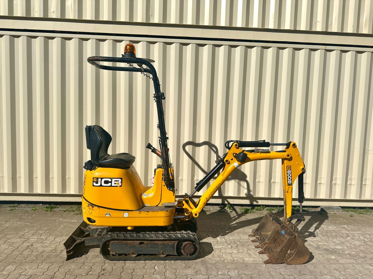 JCB 8008 CTS, 2021 BJ, 921 BH, 3 x Löffel - Minikuormaaja: kuva JCB 8008 CTS, 2021 BJ, 921 BH, 3 x Löffel - Minikuormaaja JCB 8008 CTS, 2021 BJ, 921 BH, 3 x Löffel - Minikuormaaja: kuva JCB 8008 CTS, 2021 BJ, 921 BH, 3 x Löffel - Minikuormaaja