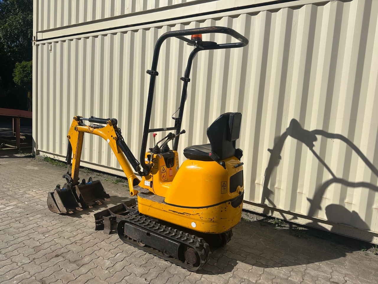 JCB 8008 CTS, 2021 BJ, 972 BH, 3 x Löffel - Minikuormaaja: kuva JCB 8008 CTS, 2021 BJ, 972 BH, 3 x Löffel - Minikuormaaja JCB 8008 CTS, 2021 BJ, 972 BH, 3 x Löffel - Minikuormaaja: kuva JCB 8008 CTS, 2021 BJ, 972 BH, 3 x Löffel - Minikuormaaja