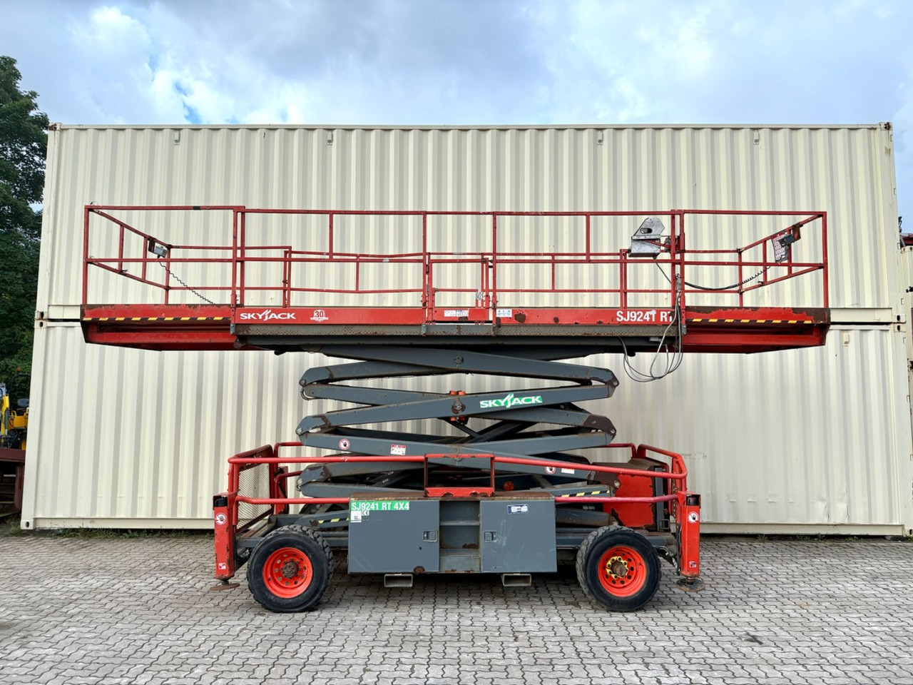 Skyjack SJ9241 4x4 Diesel / 14.5 Meter / 2015 BJ - Itsekulkevat henkilönostimet: kuva Skyjack SJ9241 4x4 Diesel / 14.5 Meter / 2015 BJ - Itsekulkevat henkilönostimet Skyjack SJ9241 4x4 Diesel / 14.5 Meter / 2015 BJ - Itsekulkevat henkilönostimet: kuva Skyjack SJ9241 4x4 Diesel / 14.5 Meter / 2015 BJ - Itsekulkevat henkilönostimet