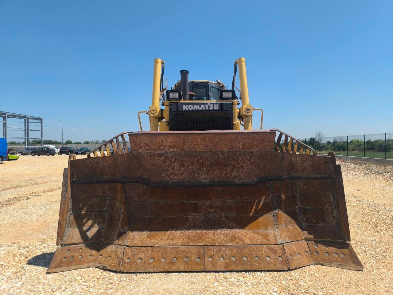 Komatsu D155AX-6 - Puskutraktori: kuva Komatsu D155AX-6 - Puskutraktori Komatsu D155AX-6 - Puskutraktori: kuva Komatsu D155AX-6 - Puskutraktori