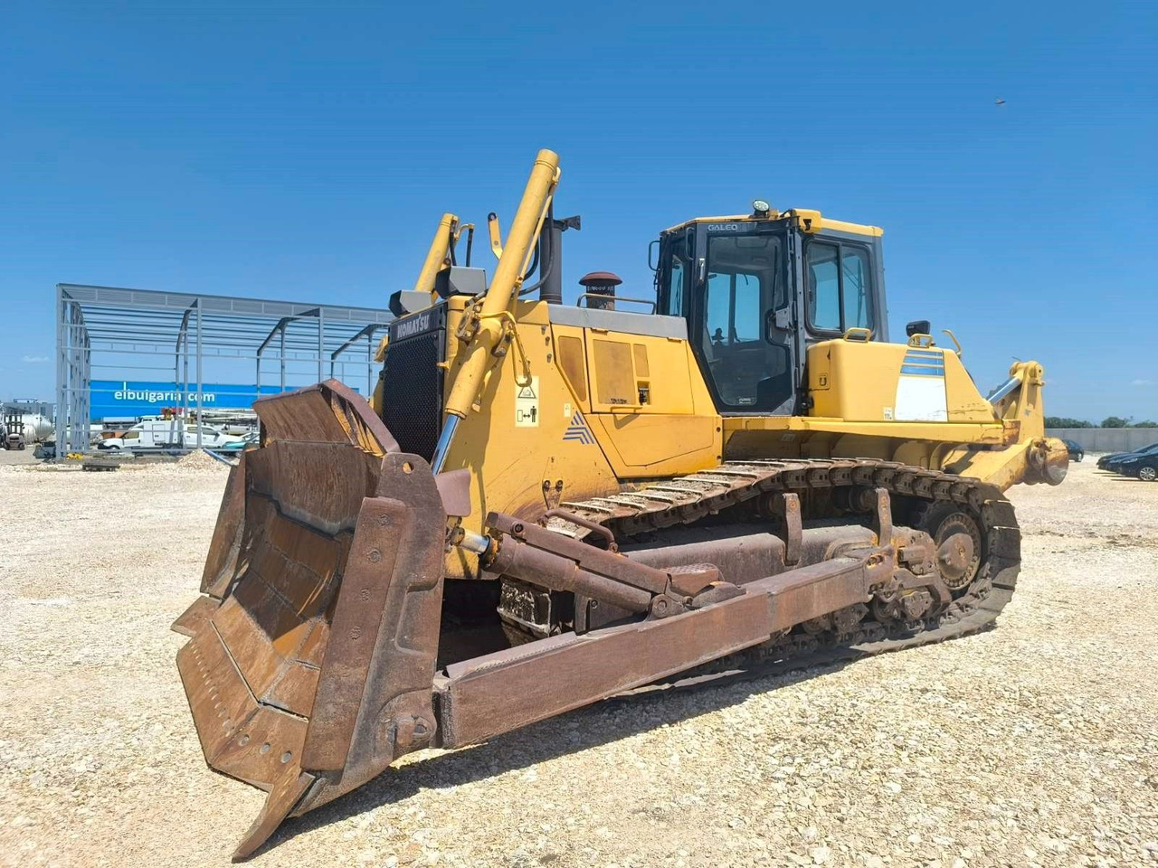 Komatsu D155AX-6 - Puskutraktori: kuva Komatsu D155AX-6 - Puskutraktori Komatsu D155AX-6 - Puskutraktori: kuva Komatsu D155AX-6 - Puskutraktori