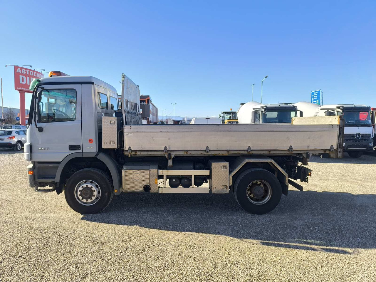 MERCEDES-BENZ Actros 1855 4X4 - Kippiauto kuorma-auto: kuva MERCEDES-BENZ Actros 1855 4X4 - Kippiauto kuorma-auto MERCEDES-BENZ Actros 1855 4X4 - Kippiauto kuorma-auto: kuva MERCEDES-BENZ Actros 1855 4X4 - Kippiauto kuorma-auto