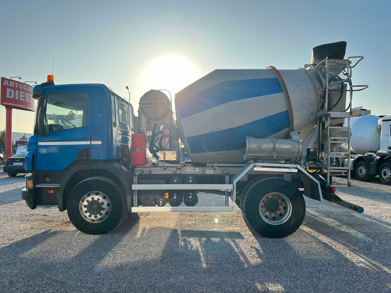 Scania P320 LIEBHERR 4M3 - Betoniauto: kuva Scania P320 LIEBHERR 4M3 - Betoniauto Scania P320 LIEBHERR 4M3 - Betoniauto: kuva Scania P320 LIEBHERR 4M3 - Betoniauto