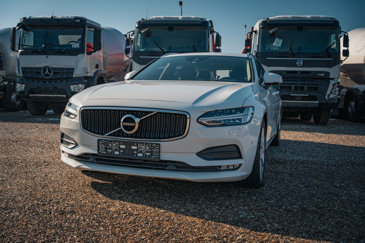 Volvo V90 D4 Momentum 2.0D - Farmari: kuva Volvo V90 D4 Momentum 2.0D - Farmari Volvo V90 D4 Momentum 2.0D - Farmari: kuva Volvo V90 D4 Momentum 2.0D - Farmari