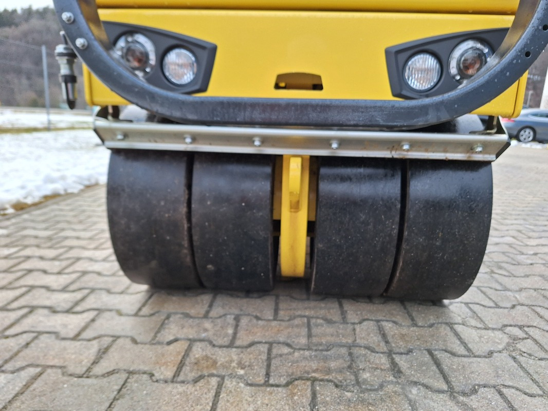 BOMAG DE BW 100 AC-5 Stage V/Tier 4f - Jyrä: kuva BOMAG DE BW 100 AC-5 Stage V/Tier 4f - Jyrä BOMAG DE BW 100 AC-5 Stage V/Tier 4f - Jyrä: kuva BOMAG DE BW 100 AC-5 Stage V/Tier 4f - Jyrä