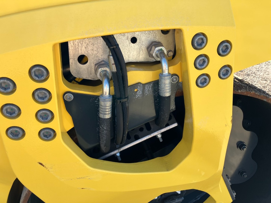 Uusi Tiejyrä BOMAG DE BW 161 ADO-5  STage V/Tier 4f: kuva Uusi Tiejyrä BOMAG DE BW 161 ADO-5  STage V/Tier 4f