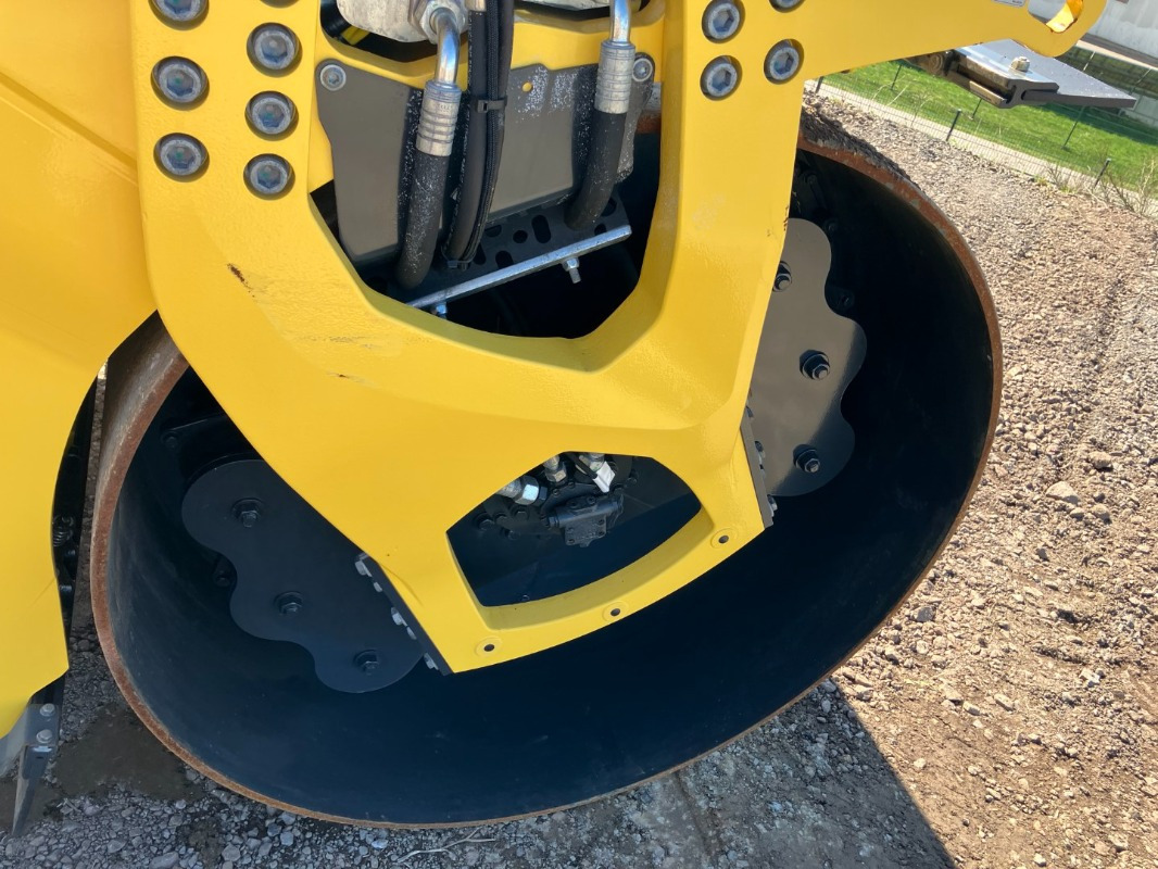 Uusi Tiejyrä BOMAG DE BW 161 ADO-5  STage V/Tier 4f: kuva Uusi Tiejyrä BOMAG DE BW 161 ADO-5  STage V/Tier 4f