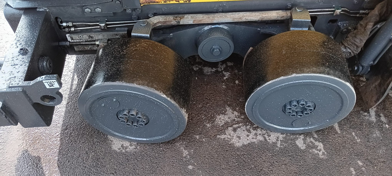 BOMAG IT BF 300 P-2 S340-2 TV Stage IIIb/Tier 4f - Asfalttilevittimet: kuva BOMAG IT BF 300 P-2 S340-2 TV Stage IIIb/Tier 4f - Asfalttilevittimet BOMAG IT BF 300 P-2 S340-2 TV Stage IIIb/Tier 4f - Asfalttilevittimet: kuva BOMAG IT BF 300 P-2 S340-2 TV Stage IIIb/Tier 4f - Asfalttilevittimet
