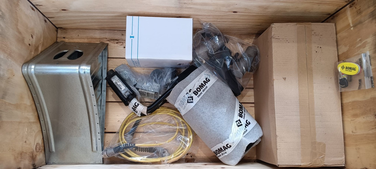 BOMAG IT BF 300 P-2 S340-2 TV Stage V/Tier 4f - Asfalttilevittimet: kuva BOMAG IT BF 300 P-2 S340-2 TV Stage V/Tier 4f - Asfalttilevittimet BOMAG IT BF 300 P-2 S340-2 TV Stage V/Tier 4f - Asfalttilevittimet: kuva BOMAG IT BF 300 P-2 S340-2 TV Stage V/Tier 4f - Asfalttilevittimet