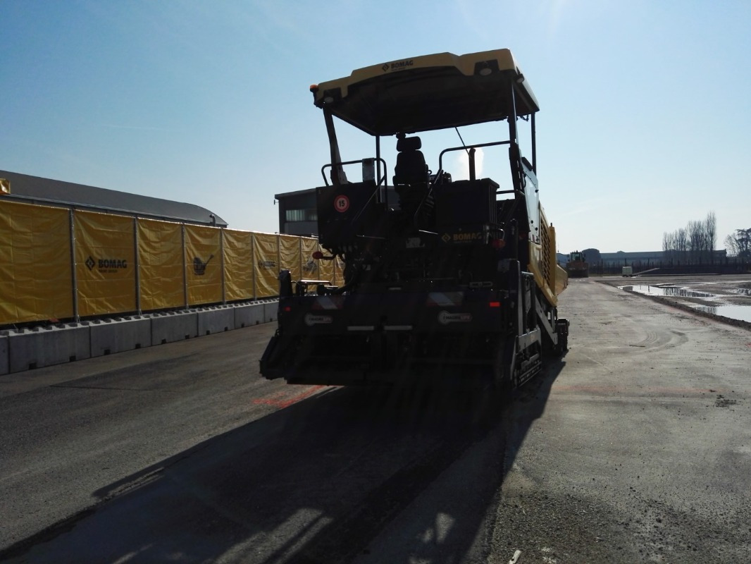 BOMAG IT BF 600 P-2 S500 Stage IV/Tier 4f - Asfalttilevittimet: kuva BOMAG IT BF 600 P-2 S500 Stage IV/Tier 4f - Asfalttilevittimet BOMAG IT BF 600 P-2 S500 Stage IV/Tier 4f - Asfalttilevittimet: kuva BOMAG IT BF 600 P-2 S500 Stage IV/Tier 4f - Asfalttilevittimet