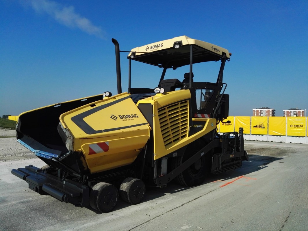 BOMAG IT BF 600 P-2 S500 Stage IV/Tier 4f - Asfalttilevittimet: kuva BOMAG IT BF 600 P-2 S500 Stage IV/Tier 4f - Asfalttilevittimet BOMAG IT BF 600 P-2 S500 Stage IV/Tier 4f - Asfalttilevittimet: kuva BOMAG IT BF 600 P-2 S500 Stage IV/Tier 4f - Asfalttilevittimet