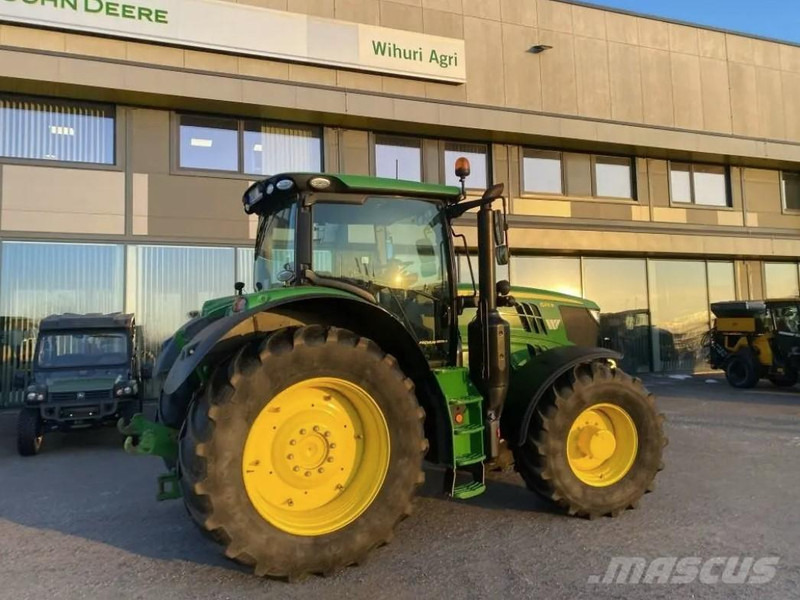 John Deere 6215R - Traktori: kuva John Deere 6215R - Traktori John Deere 6215R - Traktori: kuva John Deere 6215R - Traktori