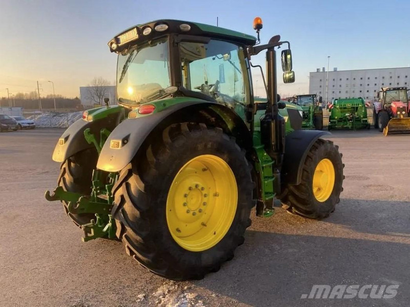 John Deere 6215R - Traktori: kuva John Deere 6215R - Traktori John Deere 6215R - Traktori: kuva John Deere 6215R - Traktori