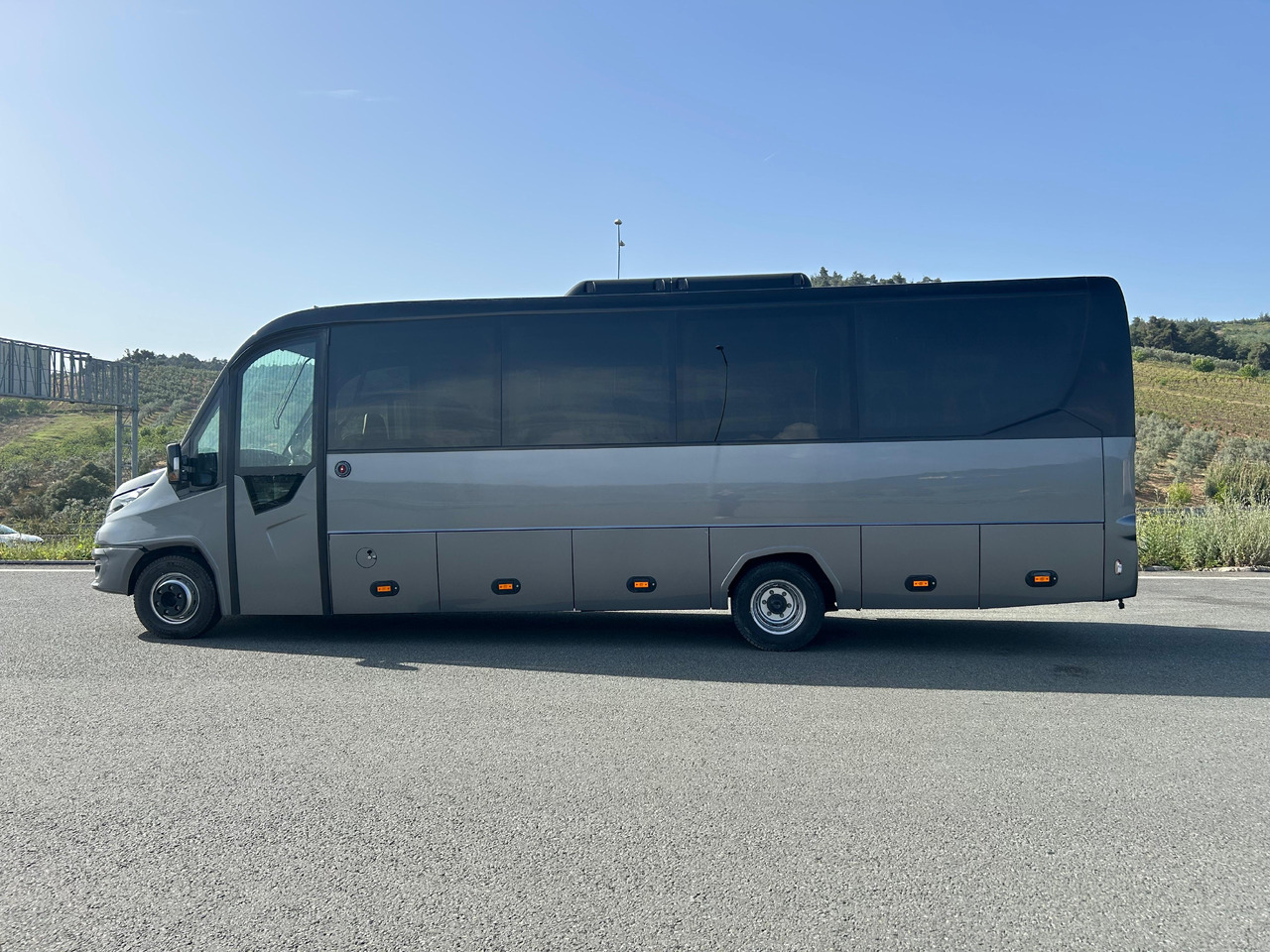 IVECO DAILY - RIGHT HAND DRIVE TOURISTIC VEHICLE - Turistibussi: kuva IVECO DAILY - RIGHT HAND DRIVE TOURISTIC VEHICLE - Turistibussi IVECO DAILY - RIGHT HAND DRIVE TOURISTIC VEHICLE - Turistibussi: kuva IVECO DAILY - RIGHT HAND DRIVE TOURISTIC VEHICLE - Turistibussi