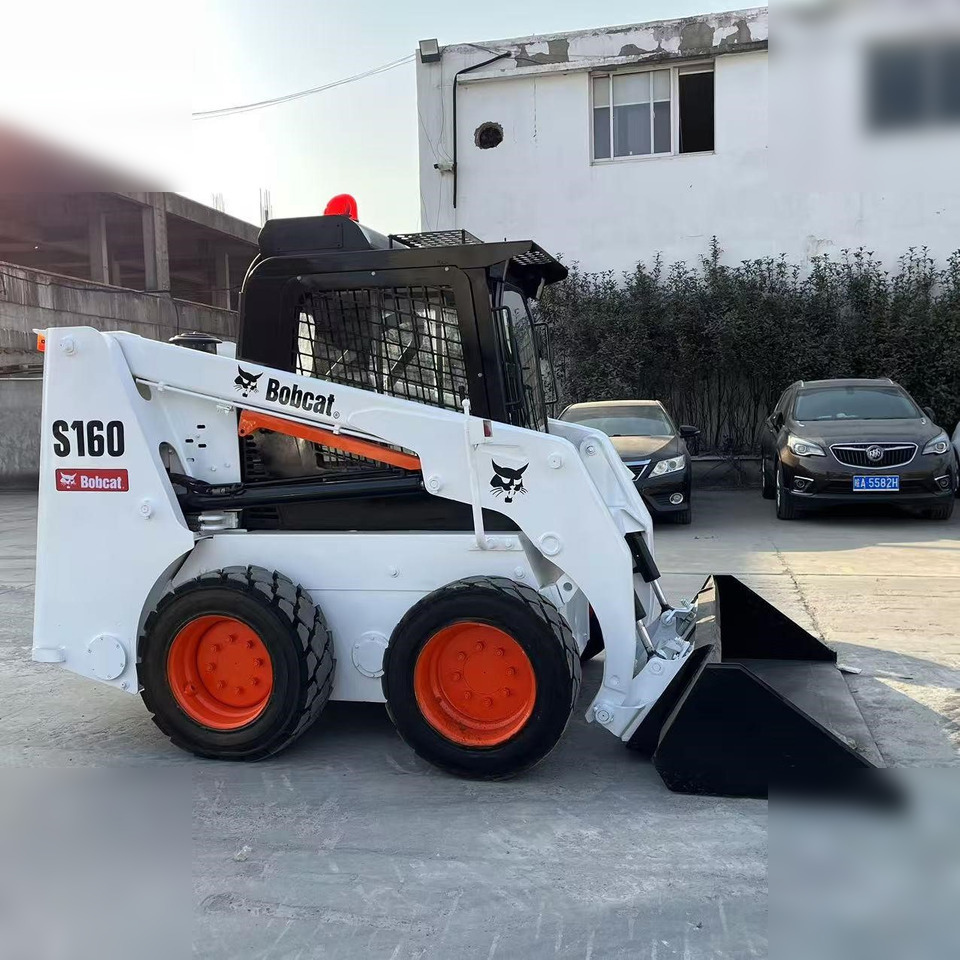 BOBCAT S160 - Liukuohjattu kuormaaja: kuva BOBCAT S160 - Liukuohjattu kuormaaja BOBCAT S160 - Liukuohjattu kuormaaja: kuva BOBCAT S160 - Liukuohjattu kuormaaja