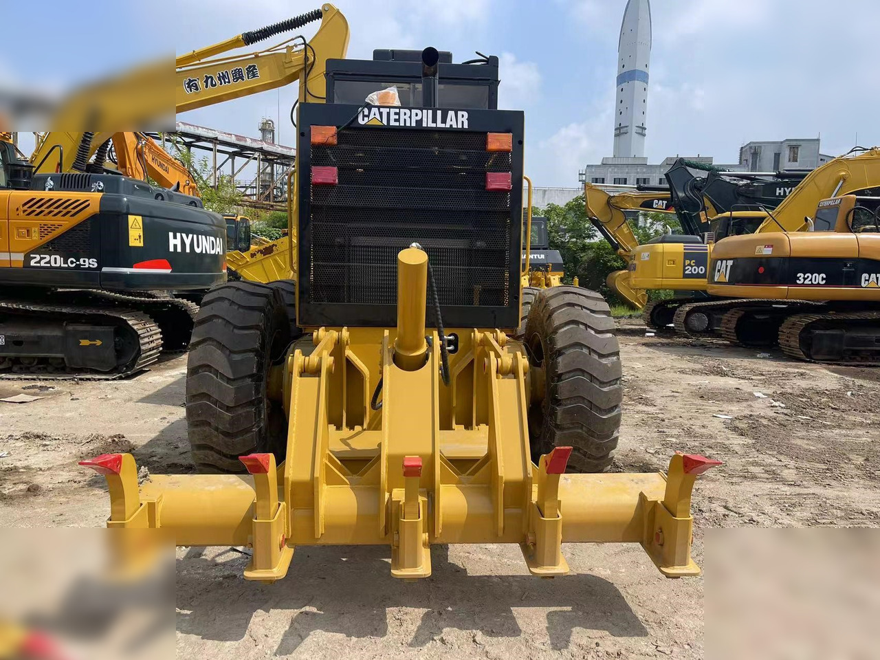 CATERPILLAR 120H - Tiehöylä: kuva CATERPILLAR 120H - Tiehöylä CATERPILLAR 120H - Tiehöylä: kuva CATERPILLAR 120H - Tiehöylä