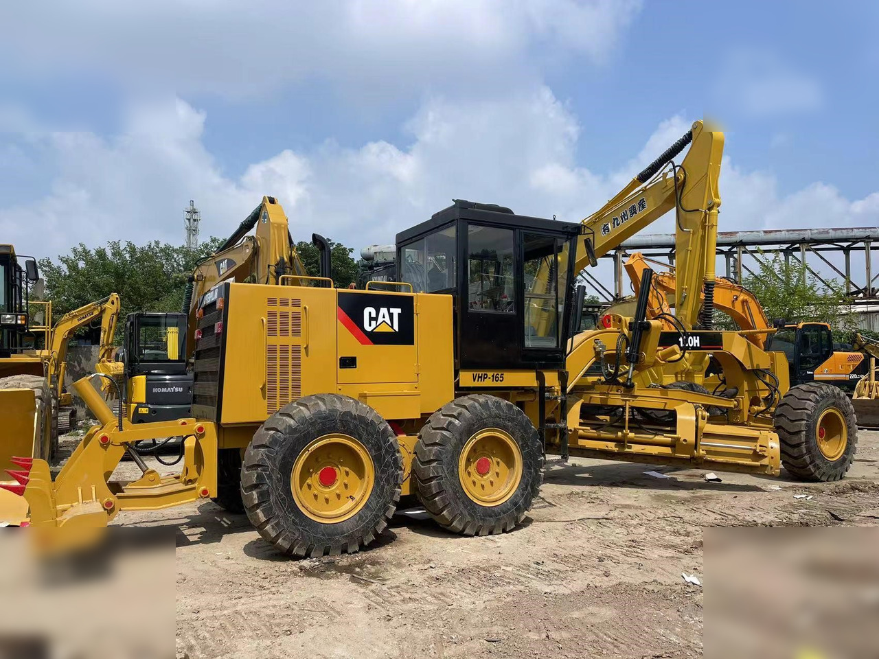 CATERPILLAR 120H - Tiehöylä: kuva CATERPILLAR 120H - Tiehöylä CATERPILLAR 120H - Tiehöylä: kuva CATERPILLAR 120H - Tiehöylä