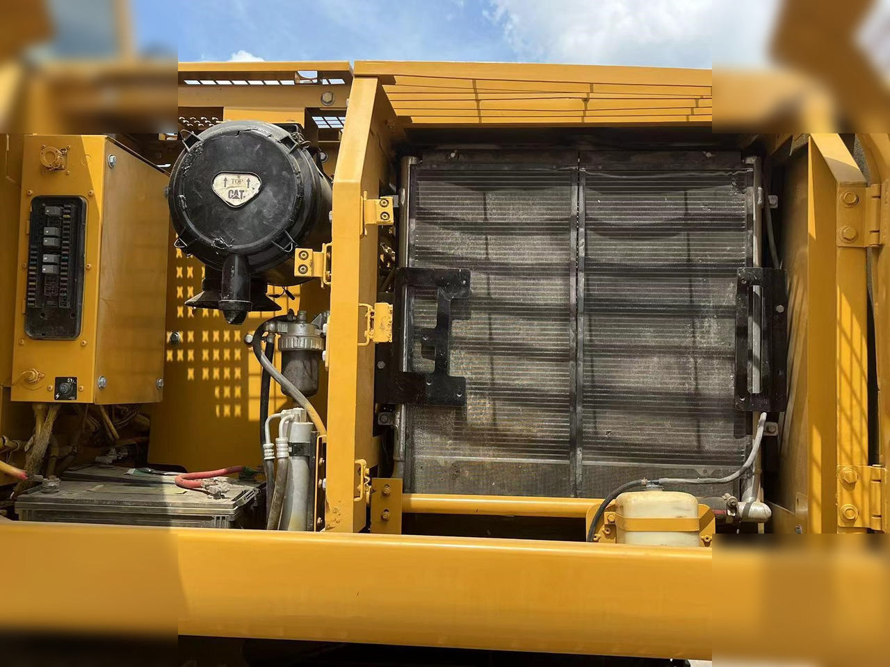 Telakaivukone CATERPILLAR 320CL: kuva Telakaivukone CATERPILLAR 320CL