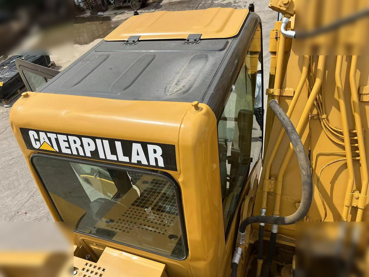 Telakaivukone CATERPILLAR 320CL: kuva Telakaivukone CATERPILLAR 320CL