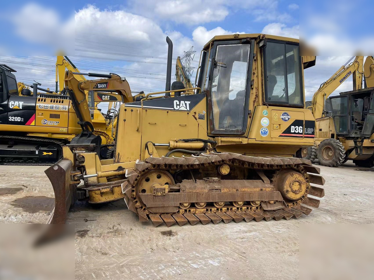 CATERPILLAR D3G - Puskutraktori: kuva CATERPILLAR D3G - Puskutraktori CATERPILLAR D3G - Puskutraktori: kuva CATERPILLAR D3G - Puskutraktori