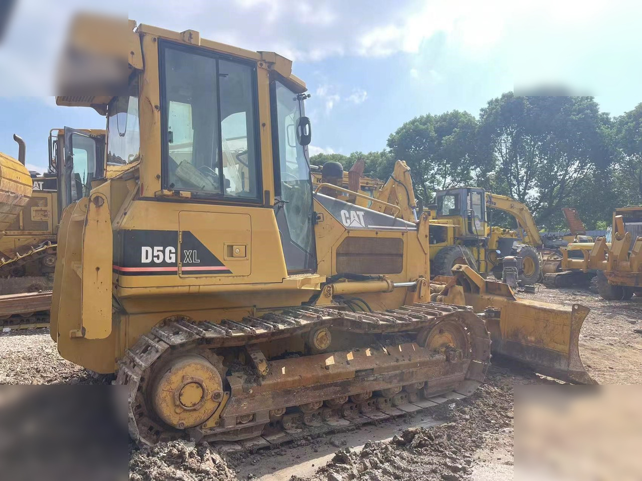 CATERPILLAR D5G XL - Puskutraktori: kuva CATERPILLAR D5G XL - Puskutraktori CATERPILLAR D5G XL - Puskutraktori: kuva CATERPILLAR D5G XL - Puskutraktori
