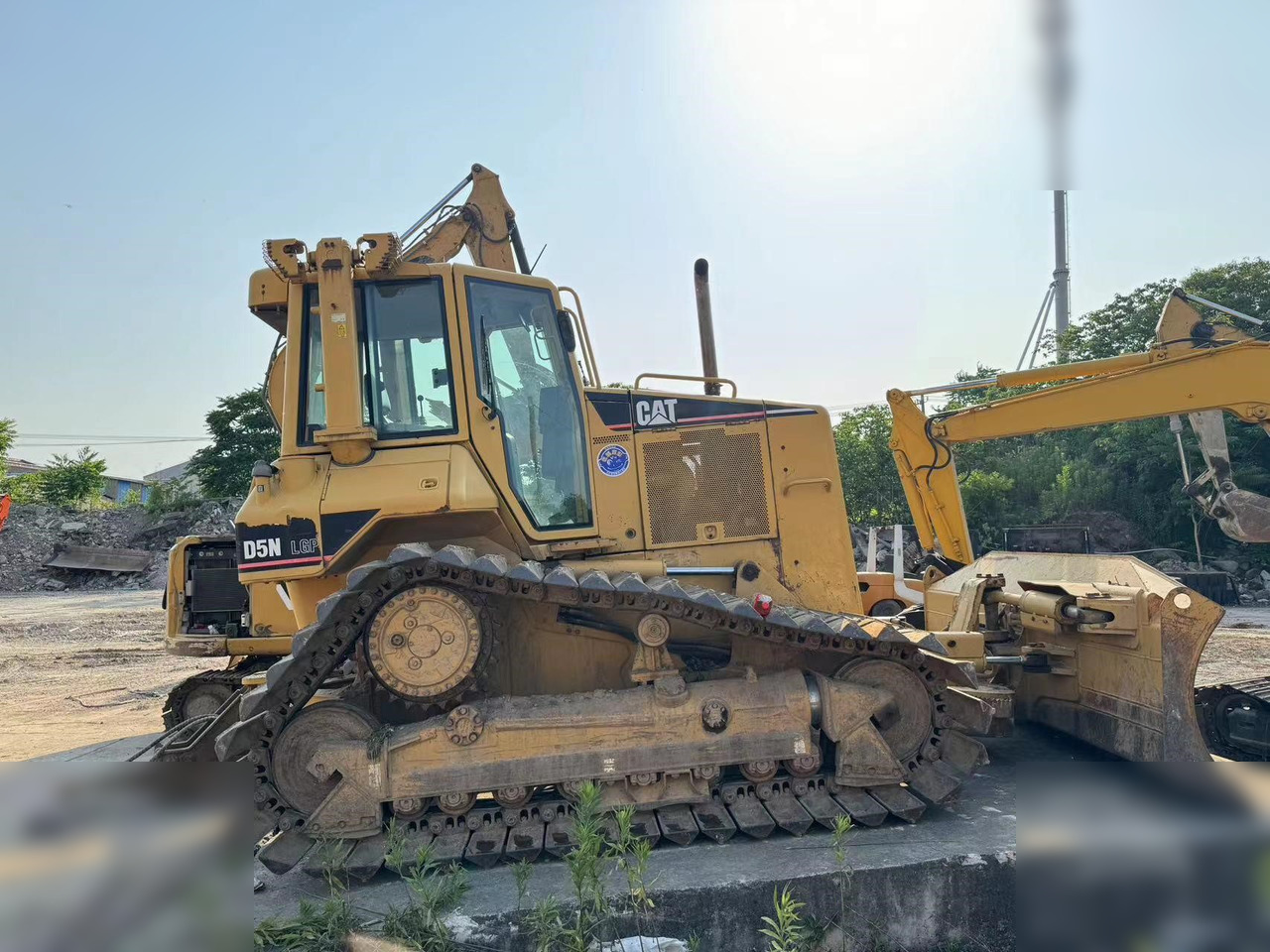 CATERPILLAR D5N - Puskutraktori: kuva CATERPILLAR D5N - Puskutraktori CATERPILLAR D5N - Puskutraktori: kuva CATERPILLAR D5N - Puskutraktori