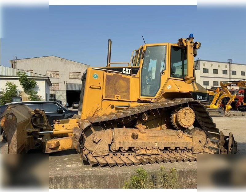 CATERPILLAR D5N - Puskutraktori: kuva CATERPILLAR D5N - Puskutraktori CATERPILLAR D5N - Puskutraktori: kuva CATERPILLAR D5N - Puskutraktori