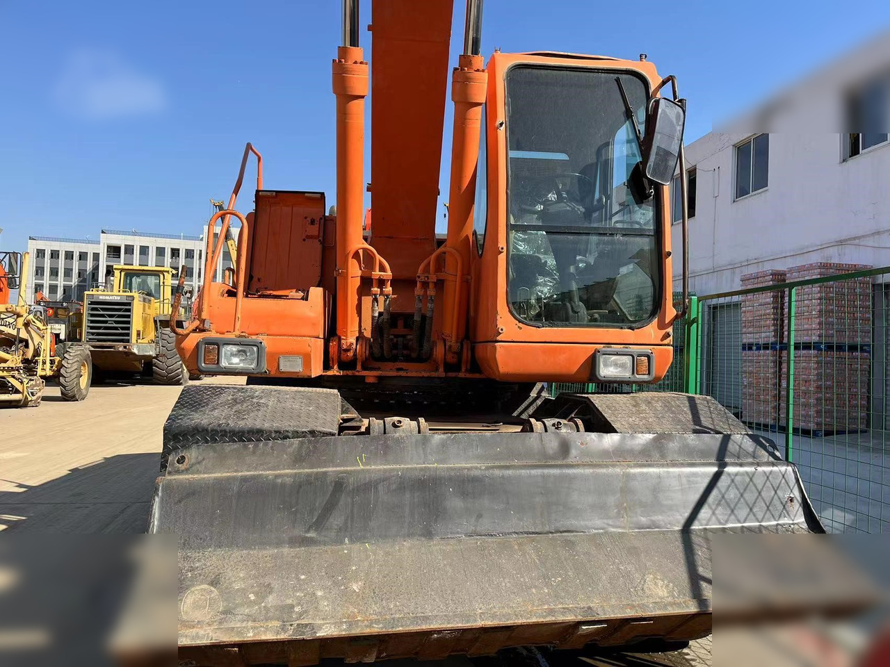 DOOSAN DH210W-7 - Pyöräalustainen kaivinkone: kuva DOOSAN DH210W-7 - Pyöräalustainen kaivinkone DOOSAN DH210W-7 - Pyöräalustainen kaivinkone: kuva DOOSAN DH210W-7 - Pyöräalustainen kaivinkone