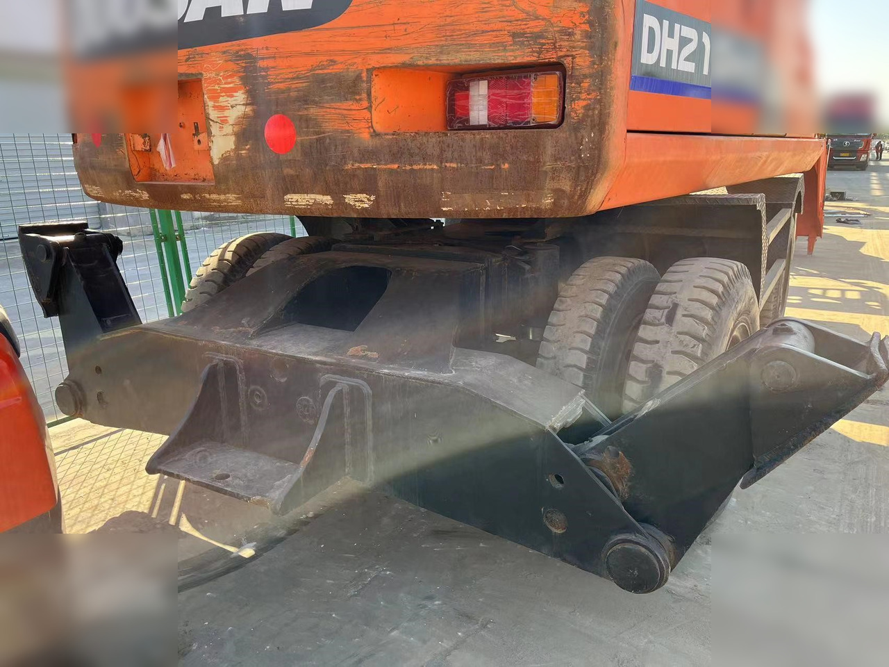 DOOSAN DH210W-7 - Pyöräalustainen kaivinkone: kuva DOOSAN DH210W-7 - Pyöräalustainen kaivinkone DOOSAN DH210W-7 - Pyöräalustainen kaivinkone: kuva DOOSAN DH210W-7 - Pyöräalustainen kaivinkone