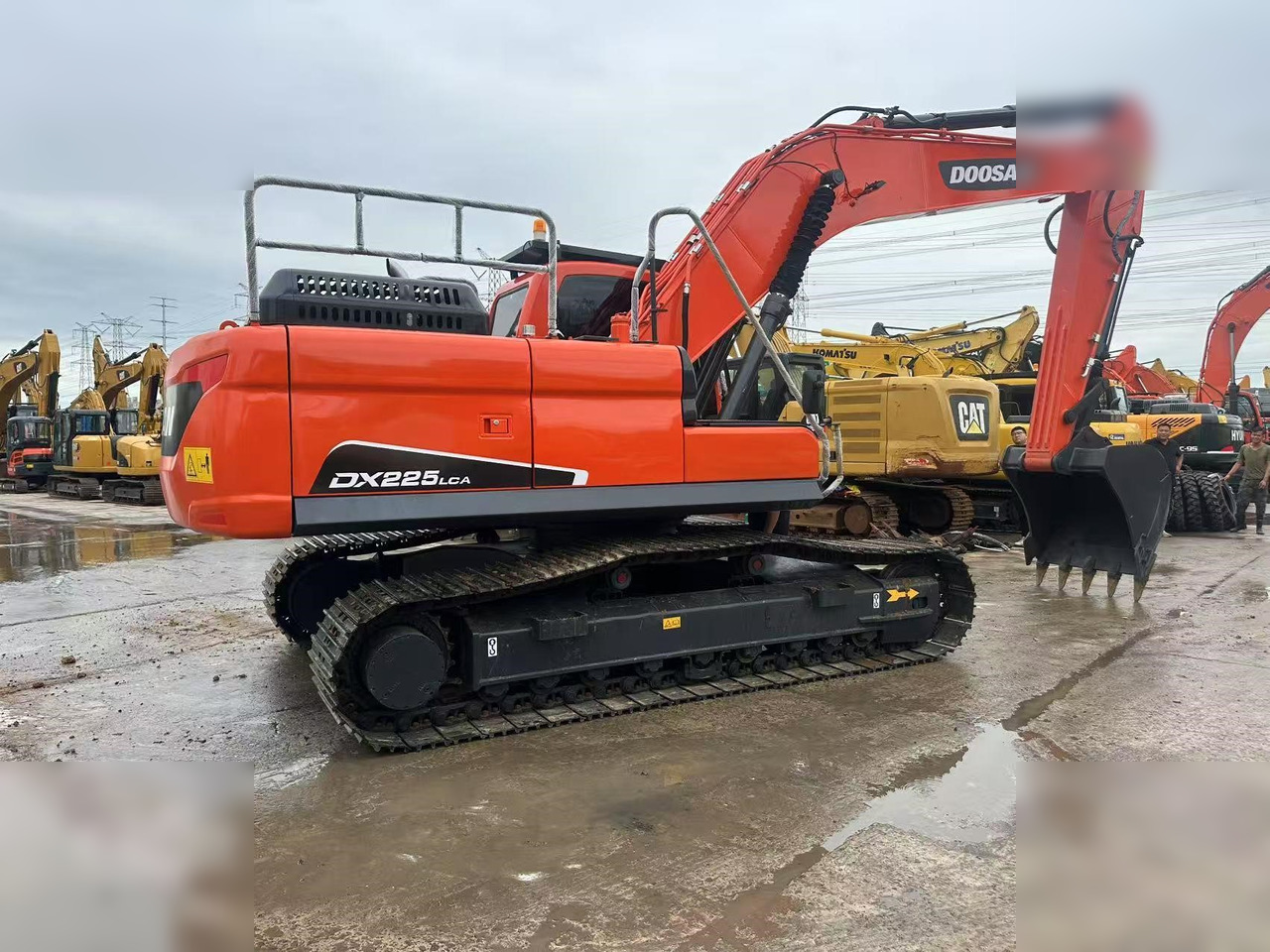 DOOSAN DX225 LCA - Telakaivukone: kuva DOOSAN DX225 LCA - Telakaivukone DOOSAN DX225 LCA - Telakaivukone: kuva DOOSAN DX225 LCA - Telakaivukone