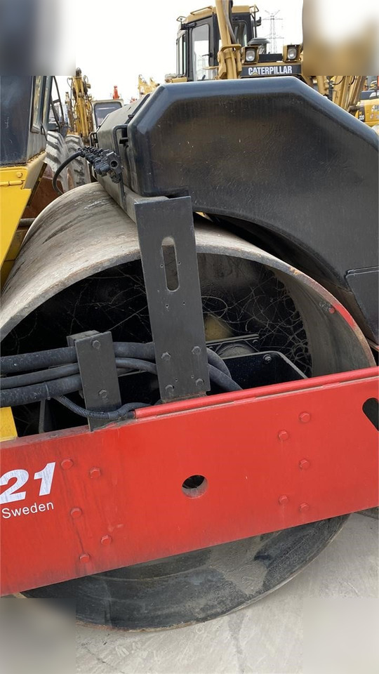 DYNAPAC CC421 - Tiejyrä: kuva DYNAPAC CC421 - Tiejyrä DYNAPAC CC421 - Tiejyrä: kuva DYNAPAC CC421 - Tiejyrä