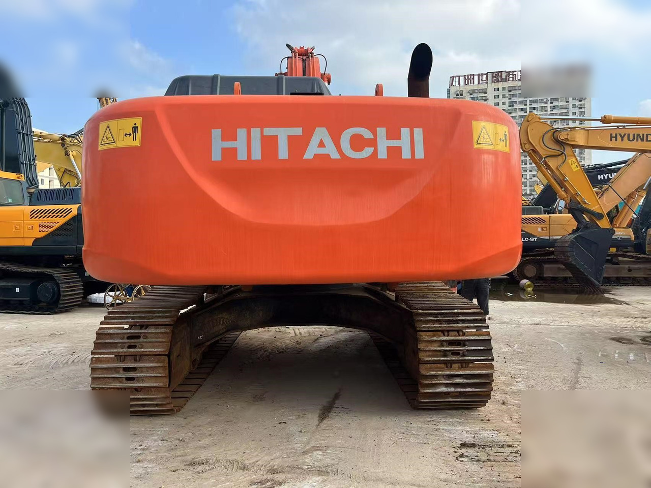HITACHI ZX350H-5G - Telakaivukone: kuva HITACHI ZX350H-5G - Telakaivukone HITACHI ZX350H-5G - Telakaivukone: kuva HITACHI ZX350H-5G - Telakaivukone